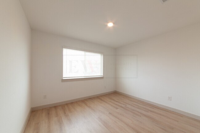 Building Photo - 4010 Garver Grv Ln