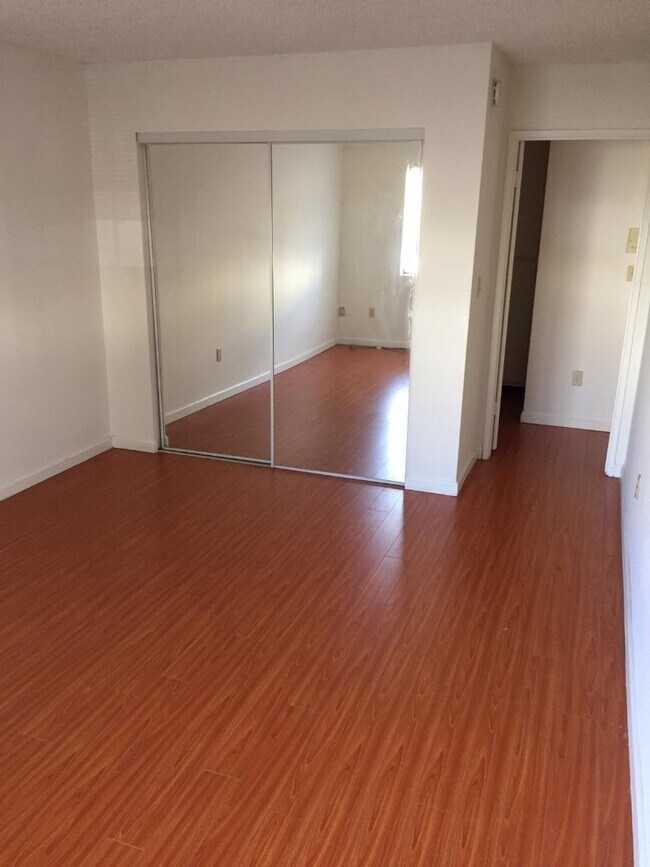 Building Photo - 18530 Hatteras St