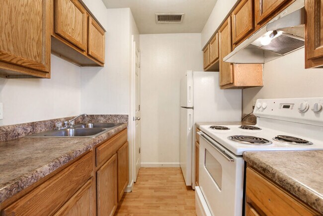 Building Photo - 6801 Tara Ln