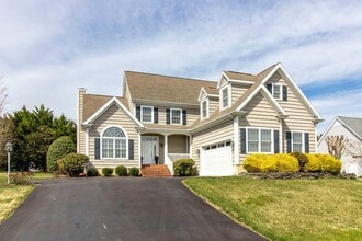 Building Photo - SHORT TERM - FURNISHED OR UNFURNISHED - SINGLE FAMILY - RBYCC