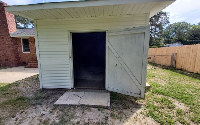 Building Photo - Alice Drive Schools