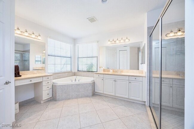 Building Photo - 13905 Luna Dr