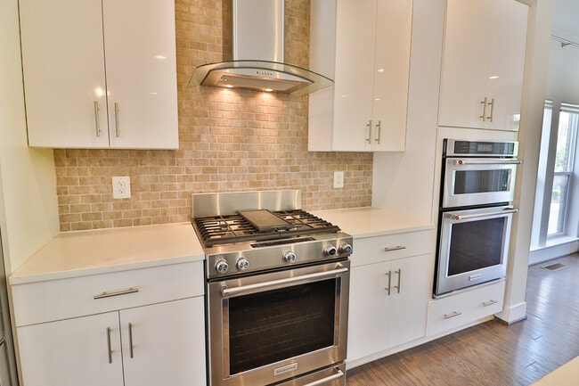 Building Photo - 1424 Piccard Dr