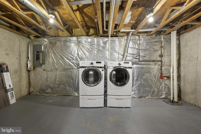 Building Photo - 703 Horse Chestnut Ct