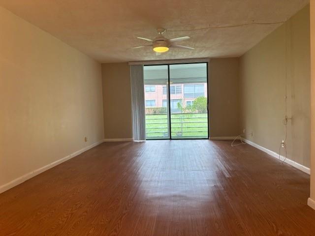 Building Photo - 2831 Somerset Dr