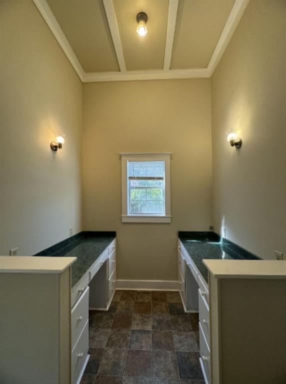 Building Photo - 302 S Burleson St