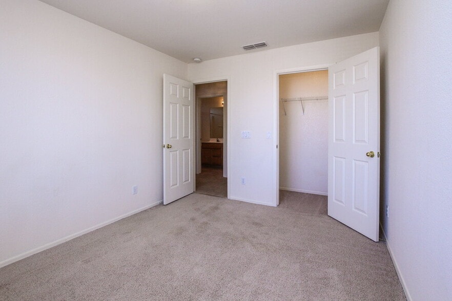Building Photo - 14711 W Ely Dr