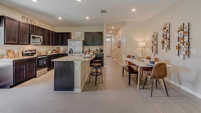 Building Photo - 5270 Dragonfly Dr