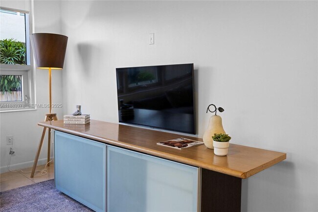 Building Photo - 3250 NE 1st Ave