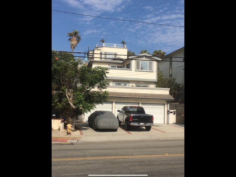 Building - 1734 Prospect Ave