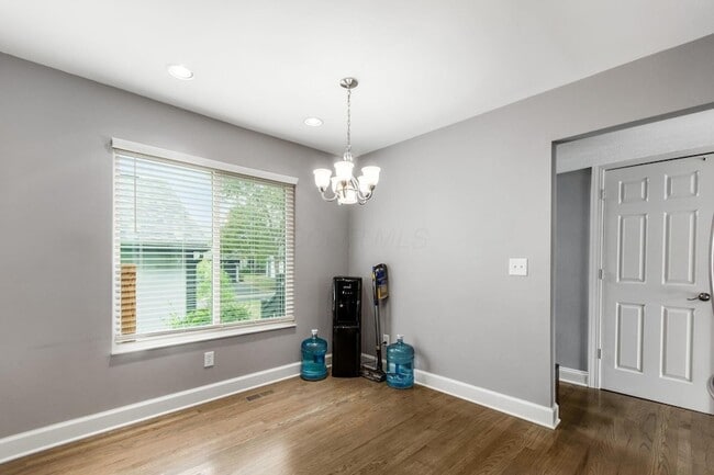 Building Photo - 6930 Avery Rd