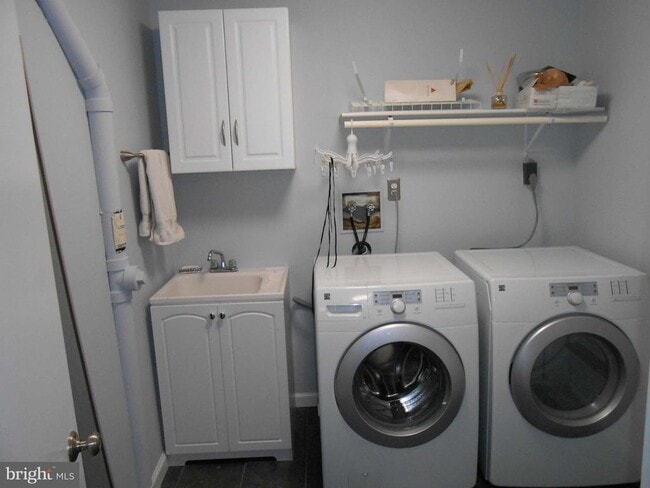 Building Photo - 9817 Pebble Weigh Ct