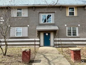Building Photo - 576 E Fall Creek Pkwy N Dr