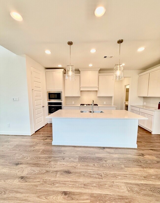 Building Photo - 30959 Radke Ests Dr