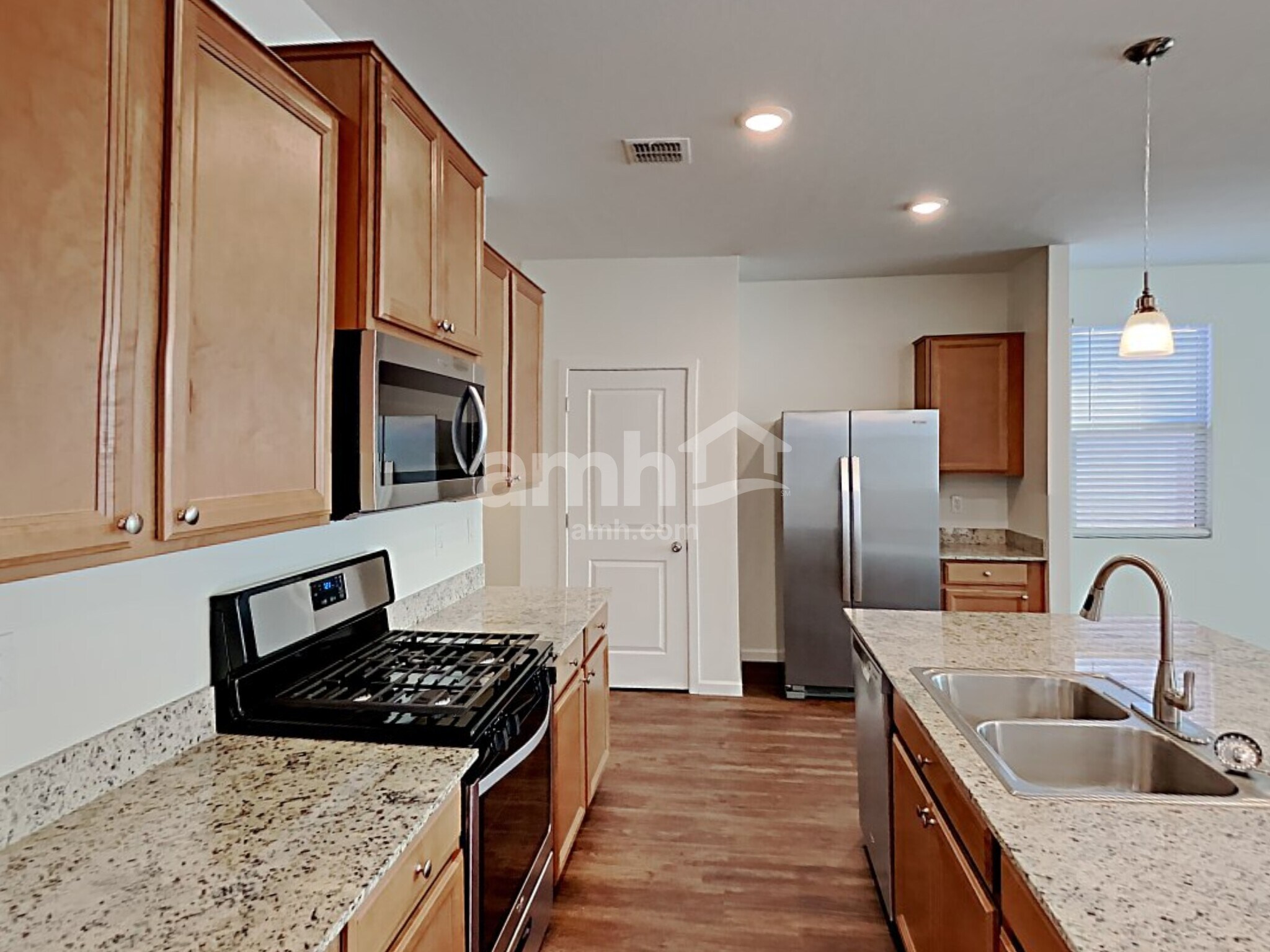 Building Photo - 14221 W Georgia Dr