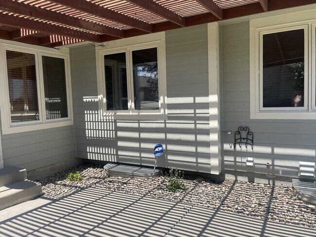 Building Photo - 1107 Hawkeye St