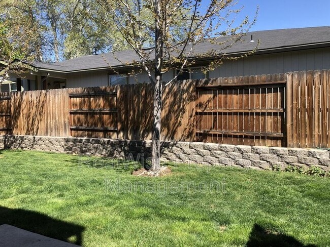 Building Photo - 2444 SW 23rd St