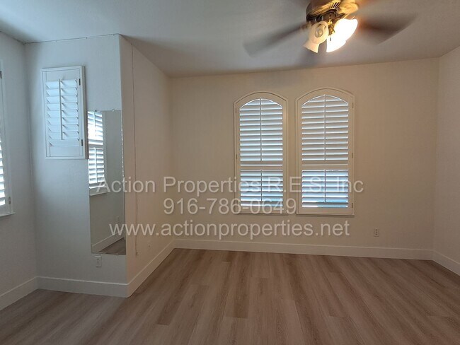 Building Photo - Action Properties R.E.S. Inc. Offering Beautiful Highland Park Single Story 3 Car, 4 Bedroom, Gar...