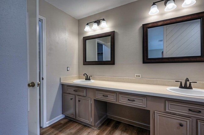Building Photo - 16718 Galewood Way