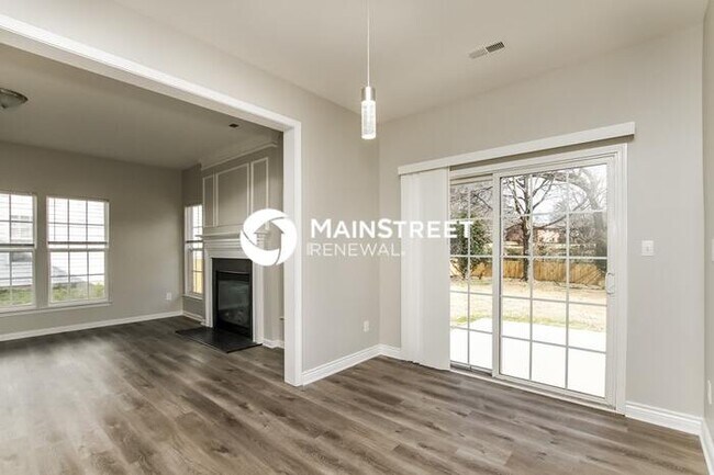 Building Photo - 4 Bedroom Pet-Friendly Home in Mooresville, NC with Main Street Renewal