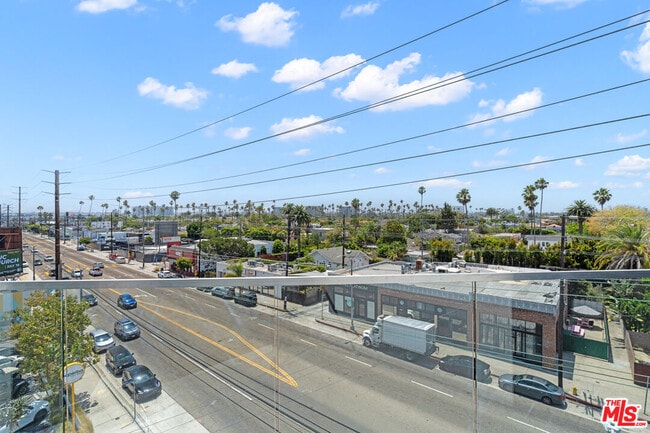 Building Photo - 1808 Lincoln Blvd