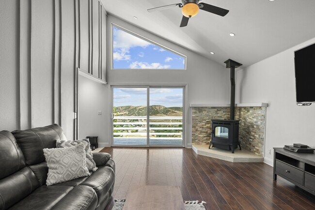 Building Photo - 14625 Flintstone Dr