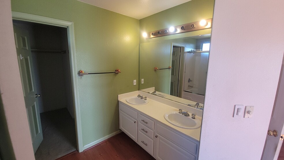 Building Photo - 1537 Hermocilla Way