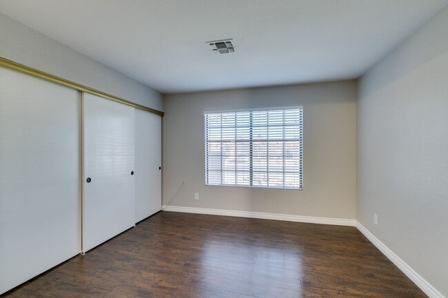 Building Photo - Stunning fully remodeled single-story home