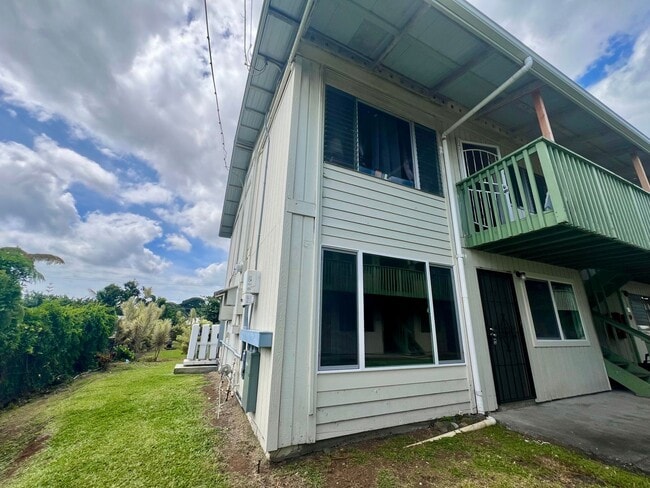 Building Photo - 2 Bedroom, 1 Bath Condo- Hilo Terrace