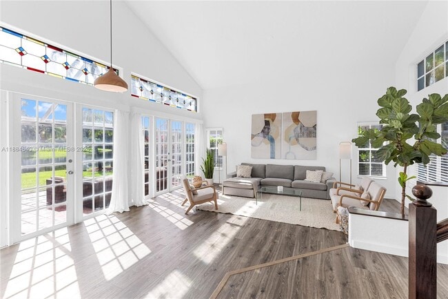 Building Photo - 1060 Capistrano