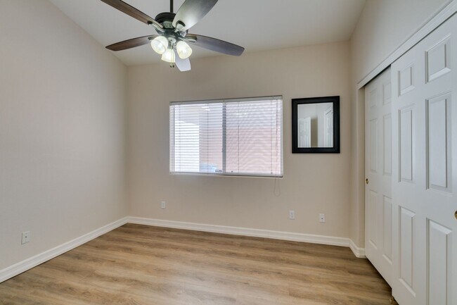 Building Photo - IMMACULATE & IMMEDIATE OCCUPANCY 3BEDROOM GREEN VALLEY BEAUTY!