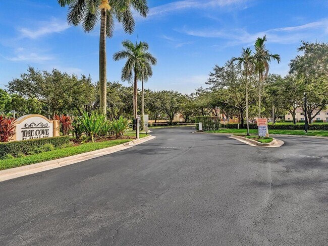 Building Photo - 3504 Briar Bay Blvd