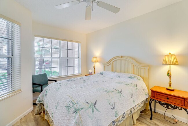 Building Photo - 5799 NE Island Cove Way