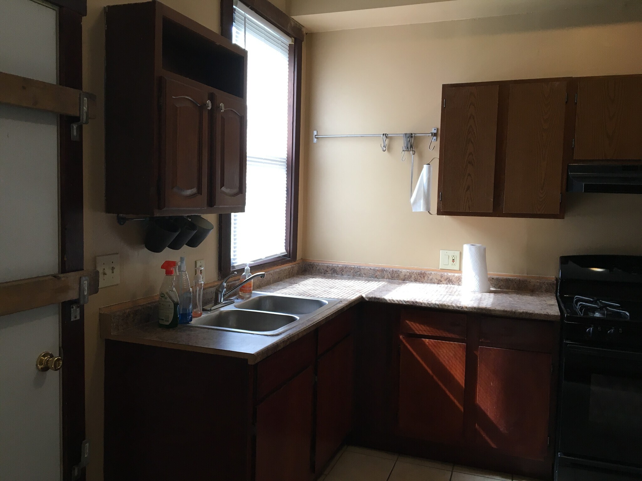 Kitchen - 277 S Champion Ave