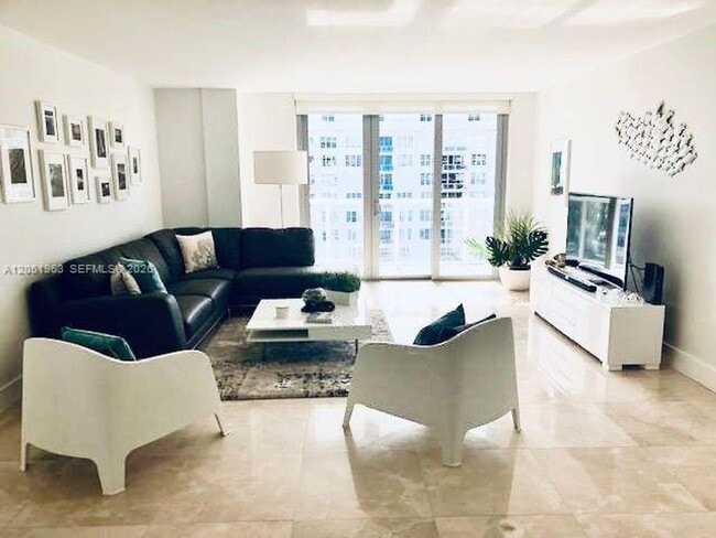 Building Photo - 5701 Collins Ave