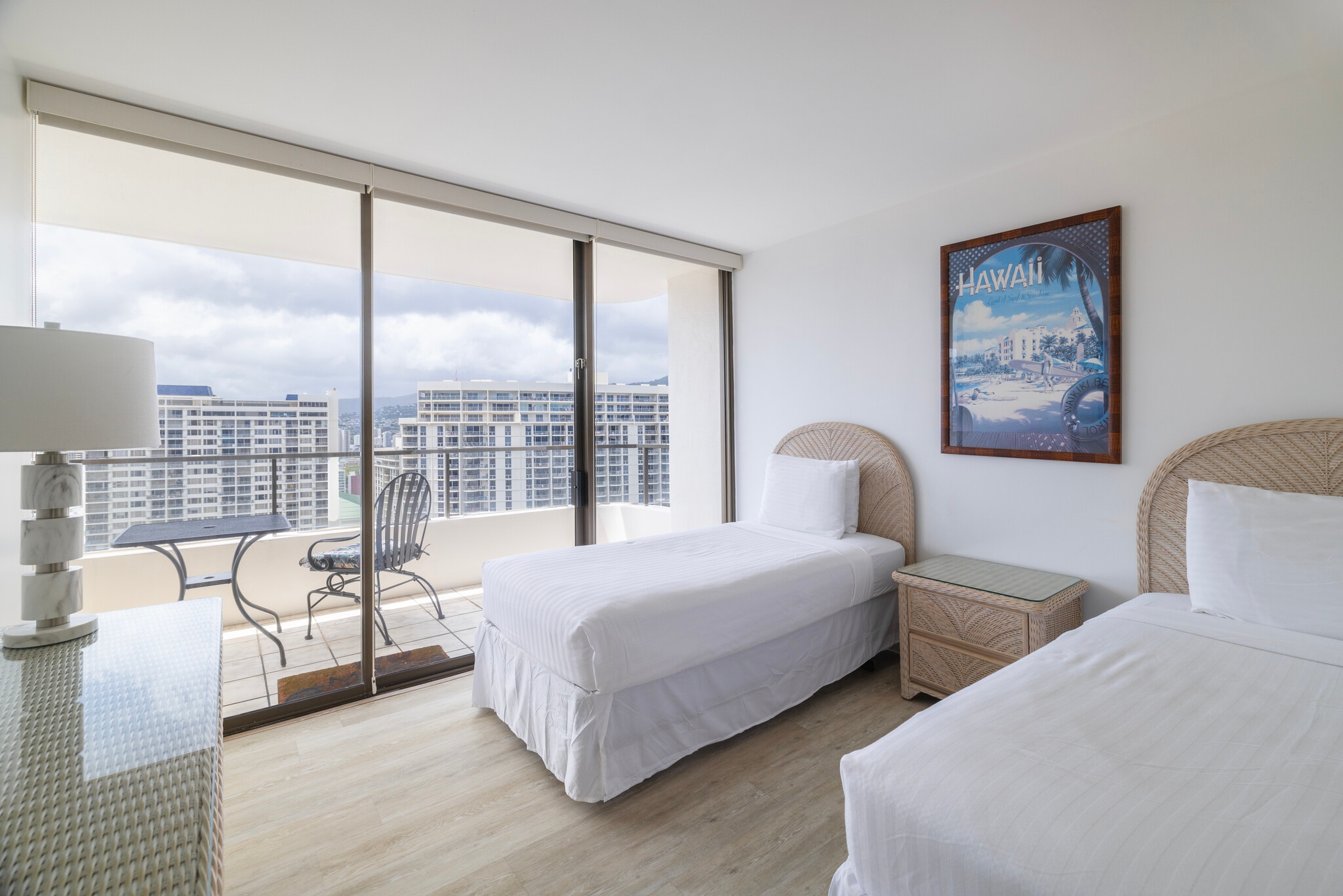 Spacious guest bedroom with ocean & city views - 1910 Ala Moana Blvd