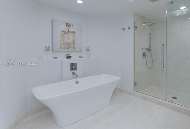 Building Photo - 17111 Biscayne Blvd