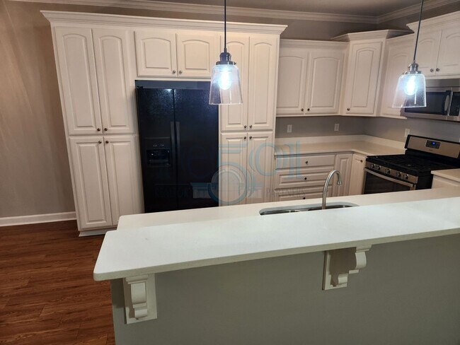 Building Photo - Gorgeous Find In West Little Rock! Reduced...
