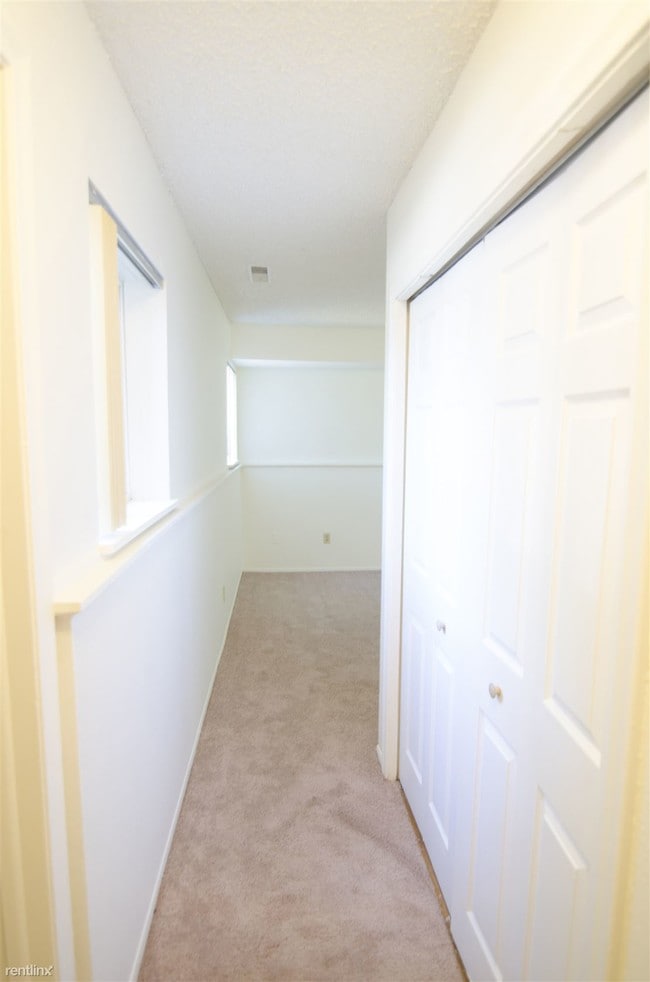 Building Photo - 1732 Cambria Dr