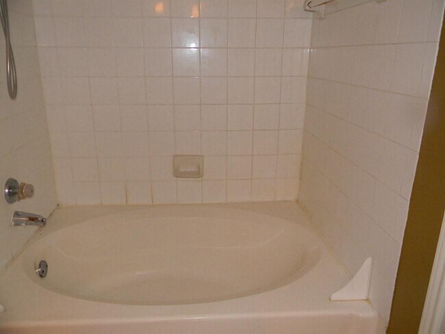 Building Photo - 1330 Old Spanish Trl