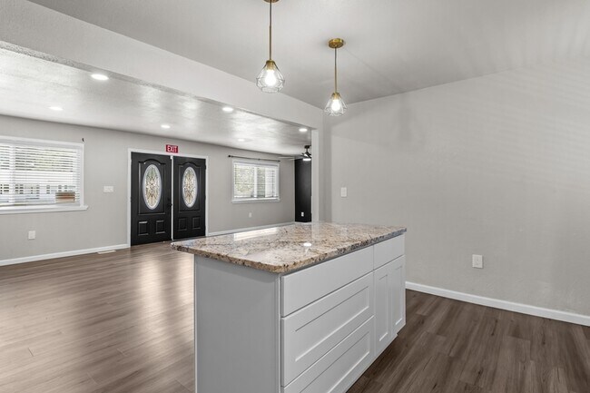 Building Photo - 1408 Quiet Ct