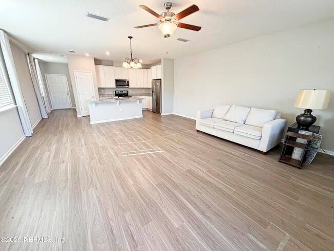 Building Photo - 13295 Didymus Dr