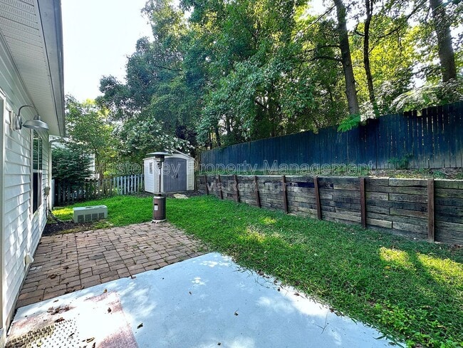 Building Photo - 106 Litton St