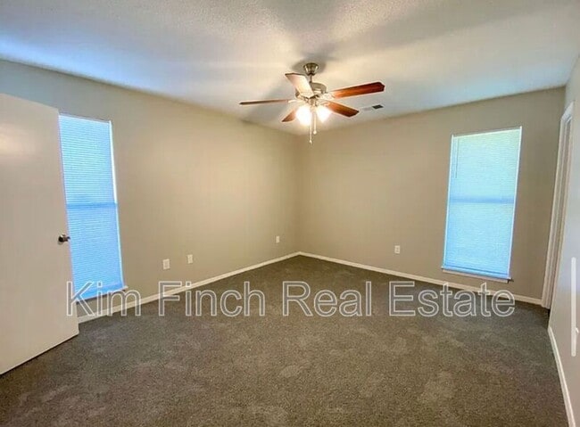 Building Photo - 3845 Shadow Oaks Pkwy