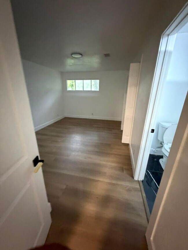 Building Photo - 7735 Coburn Dr