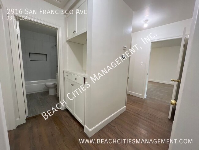 Building Photo - Charming 3 Bedroom House in Wrigley Area