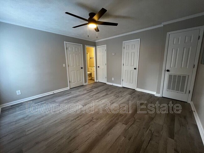 Building Photo - 5874-H Century Oaks Drive