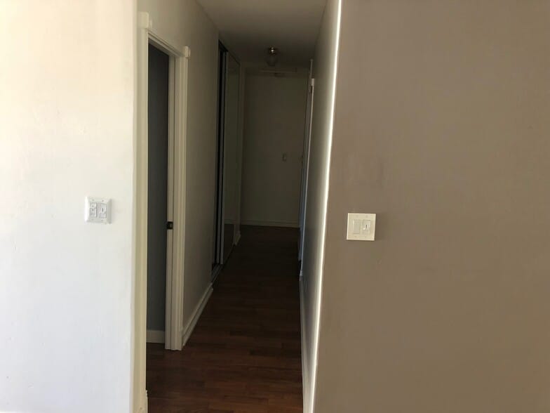 Bedroom Hallway2 - 7216 Keighley St