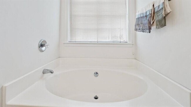 Building Photo - 3930 Bogan Mill Rd NE