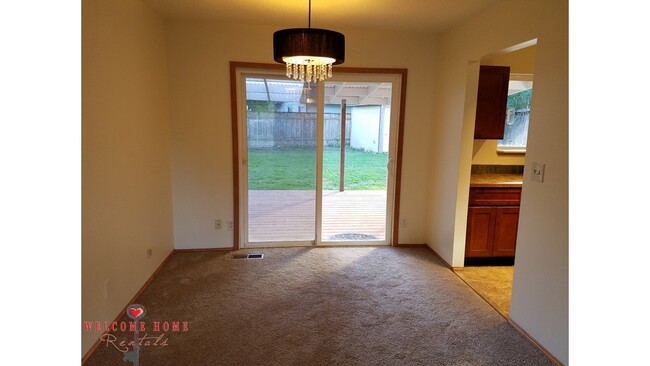 Building Photo - Beautiful Remodeled Rambler!!!  Come enjoy...